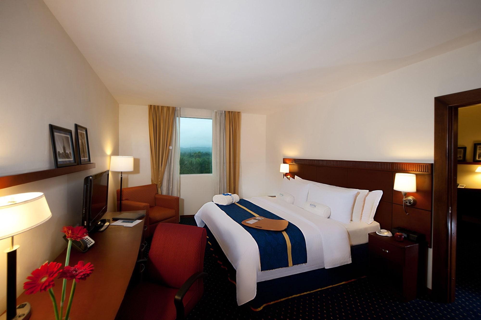 โฮเดลป้า การ์เด้น คอร์ท โฮเต็ล Hotel ซานติอาโก เด ลอสกาบาเญโรส ภายนอก รูปภาพ