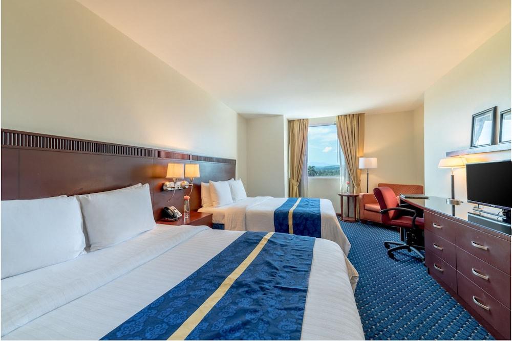 โฮเดลป้า การ์เด้น คอร์ท โฮเต็ล Hotel ซานติอาโก เด ลอสกาบาเญโรส ภายนอก รูปภาพ