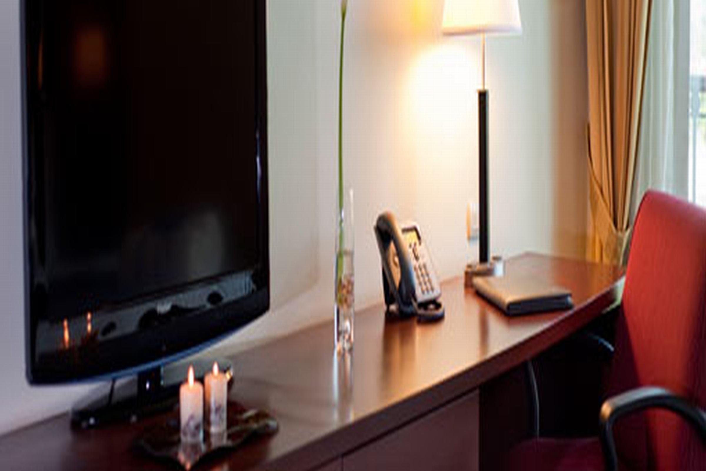 โฮเดลป้า การ์เด้น คอร์ท โฮเต็ล Hotel ซานติอาโก เด ลอสกาบาเญโรส ภายนอก รูปภาพ
