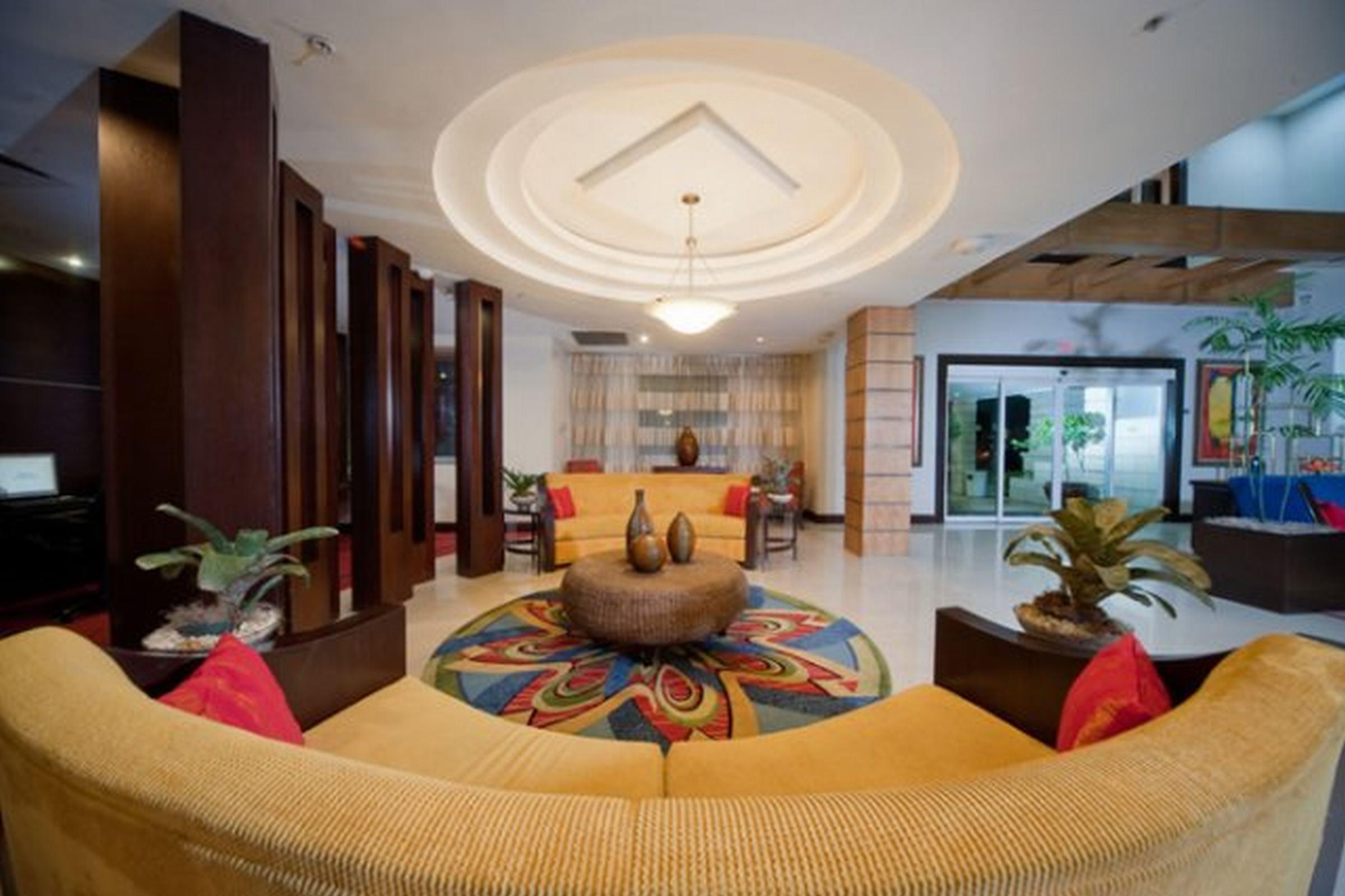 โฮเดลป้า การ์เด้น คอร์ท โฮเต็ล Hotel ซานติอาโก เด ลอสกาบาเญโรส ภายนอก รูปภาพ