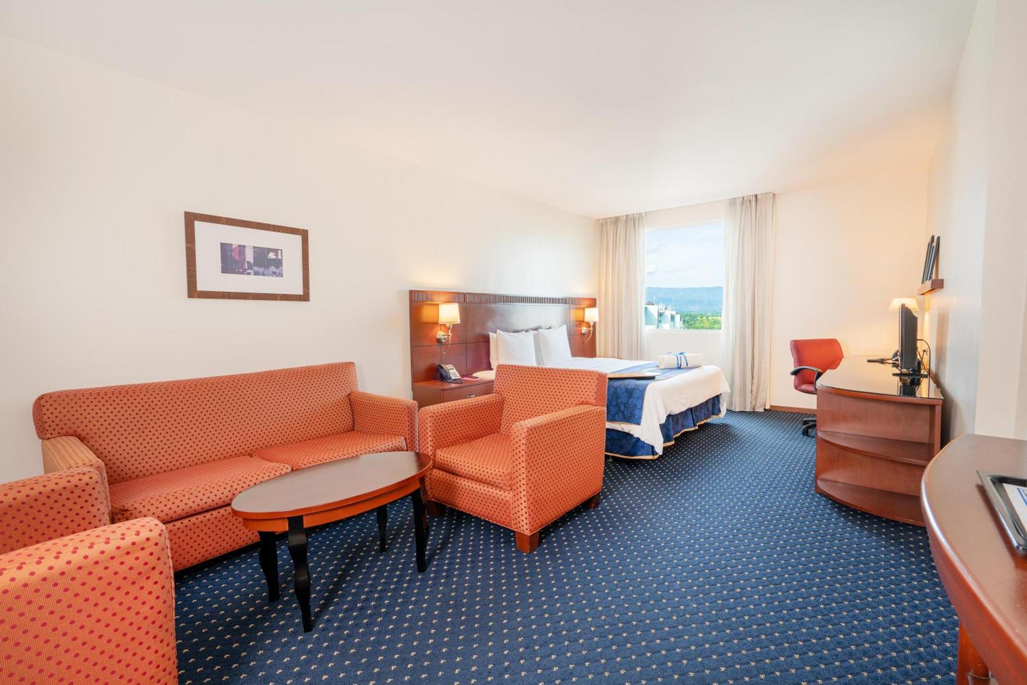 โฮเดลป้า การ์เด้น คอร์ท โฮเต็ล Hotel ซานติอาโก เด ลอสกาบาเญโรส ภายนอก รูปภาพ