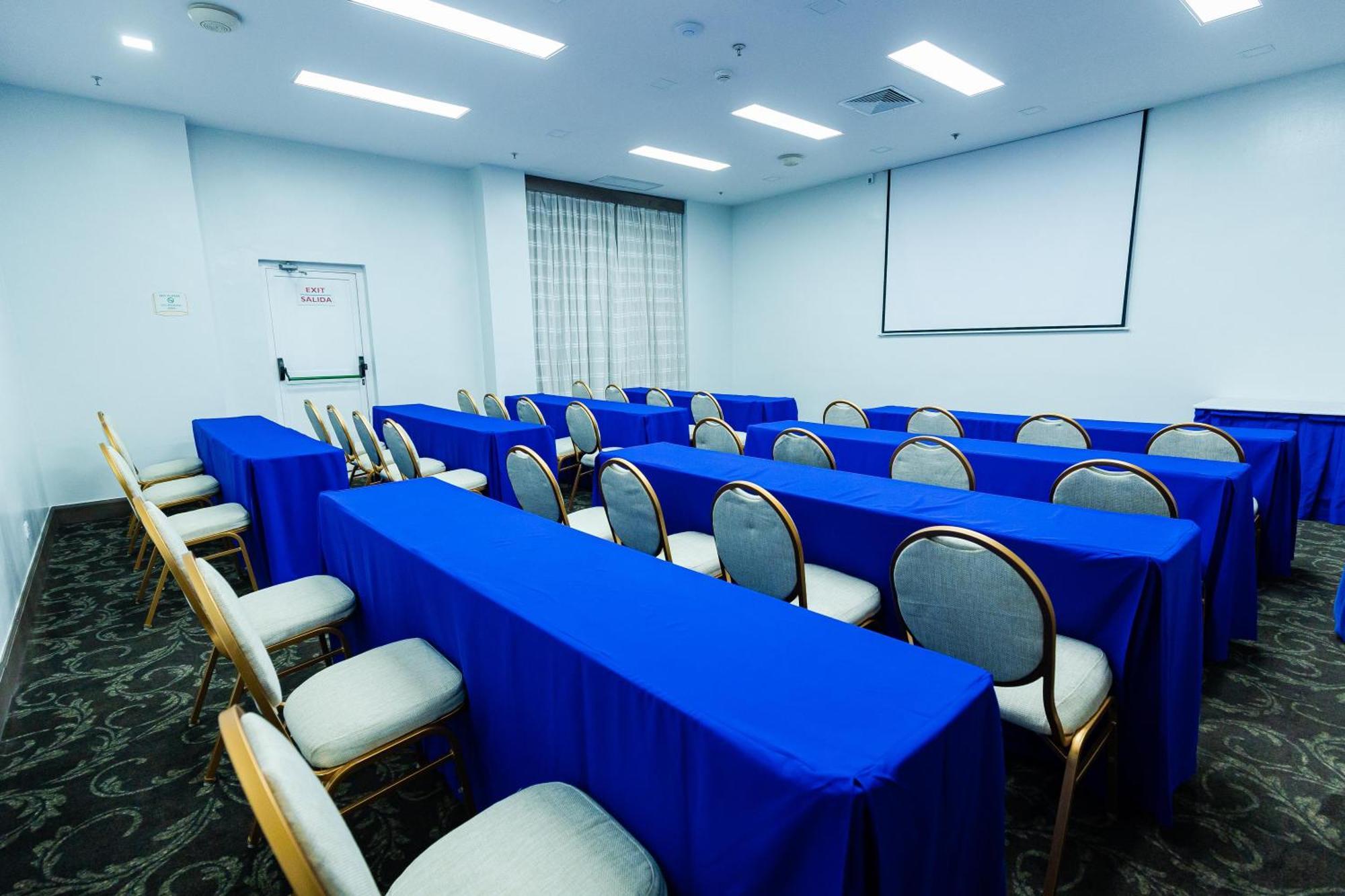 โฮเดลป้า การ์เด้น คอร์ท โฮเต็ล Hotel ซานติอาโก เด ลอสกาบาเญโรส ภายนอก รูปภาพ