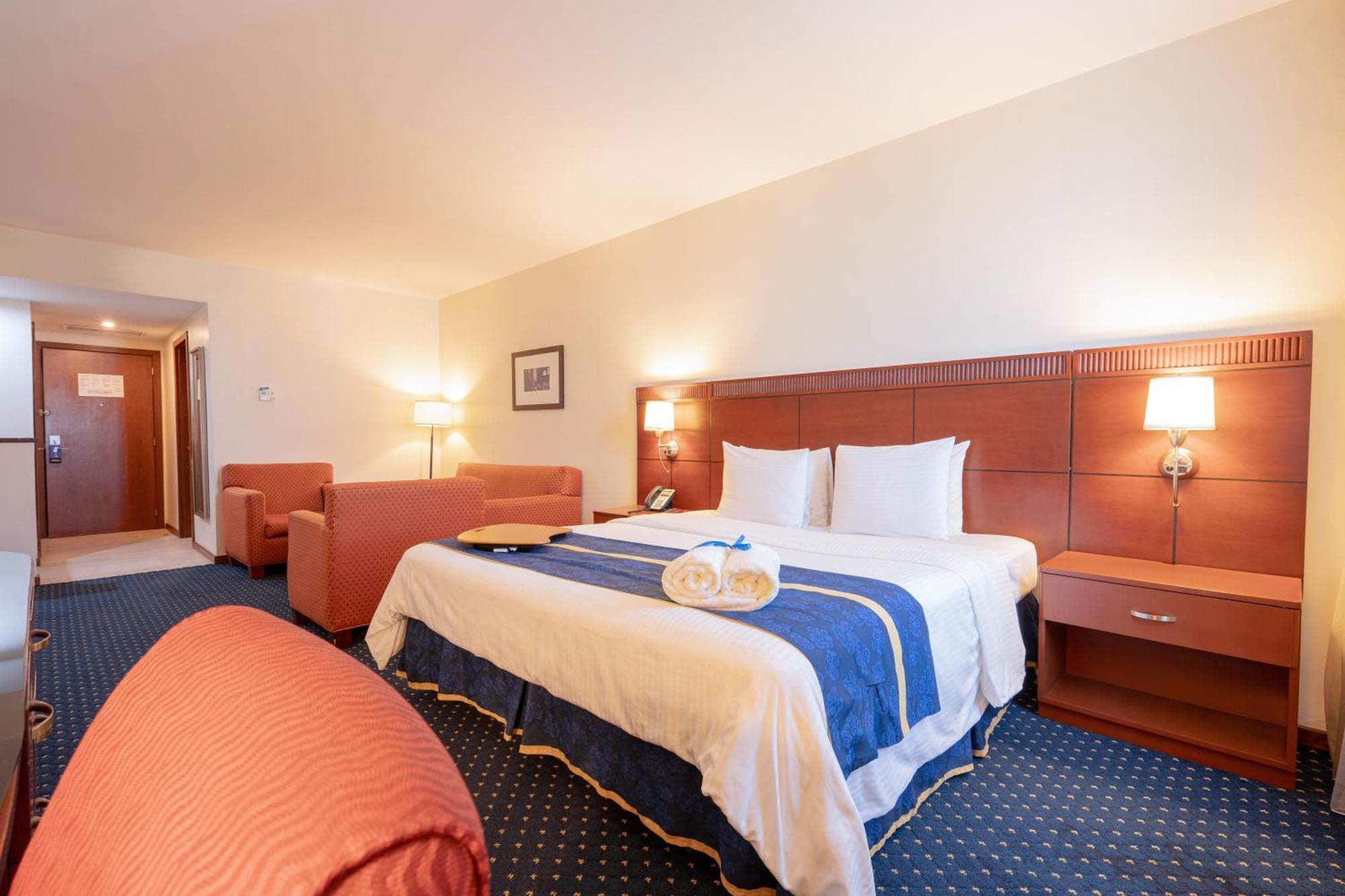 โฮเดลป้า การ์เด้น คอร์ท โฮเต็ล Hotel ซานติอาโก เด ลอสกาบาเญโรส ภายนอก รูปภาพ