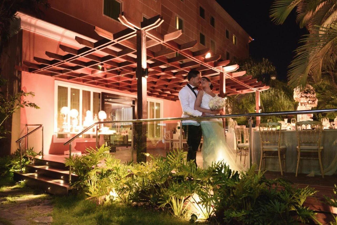 โฮเดลป้า การ์เด้น คอร์ท โฮเต็ล Hotel ซานติอาโก เด ลอสกาบาเญโรส ภายนอก รูปภาพ