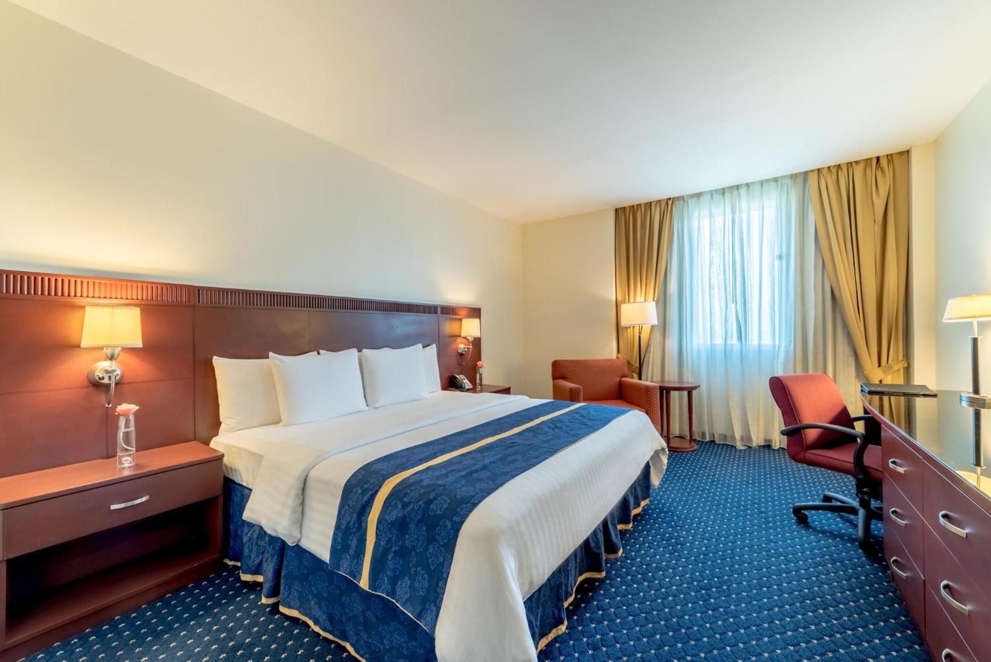 โฮเดลป้า การ์เด้น คอร์ท โฮเต็ล Hotel ซานติอาโก เด ลอสกาบาเญโรส ภายนอก รูปภาพ