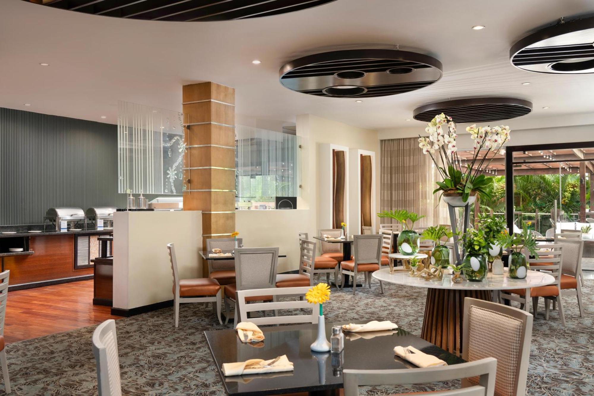 โฮเดลป้า การ์เด้น คอร์ท โฮเต็ล Hotel ซานติอาโก เด ลอสกาบาเญโรส ภายนอก รูปภาพ