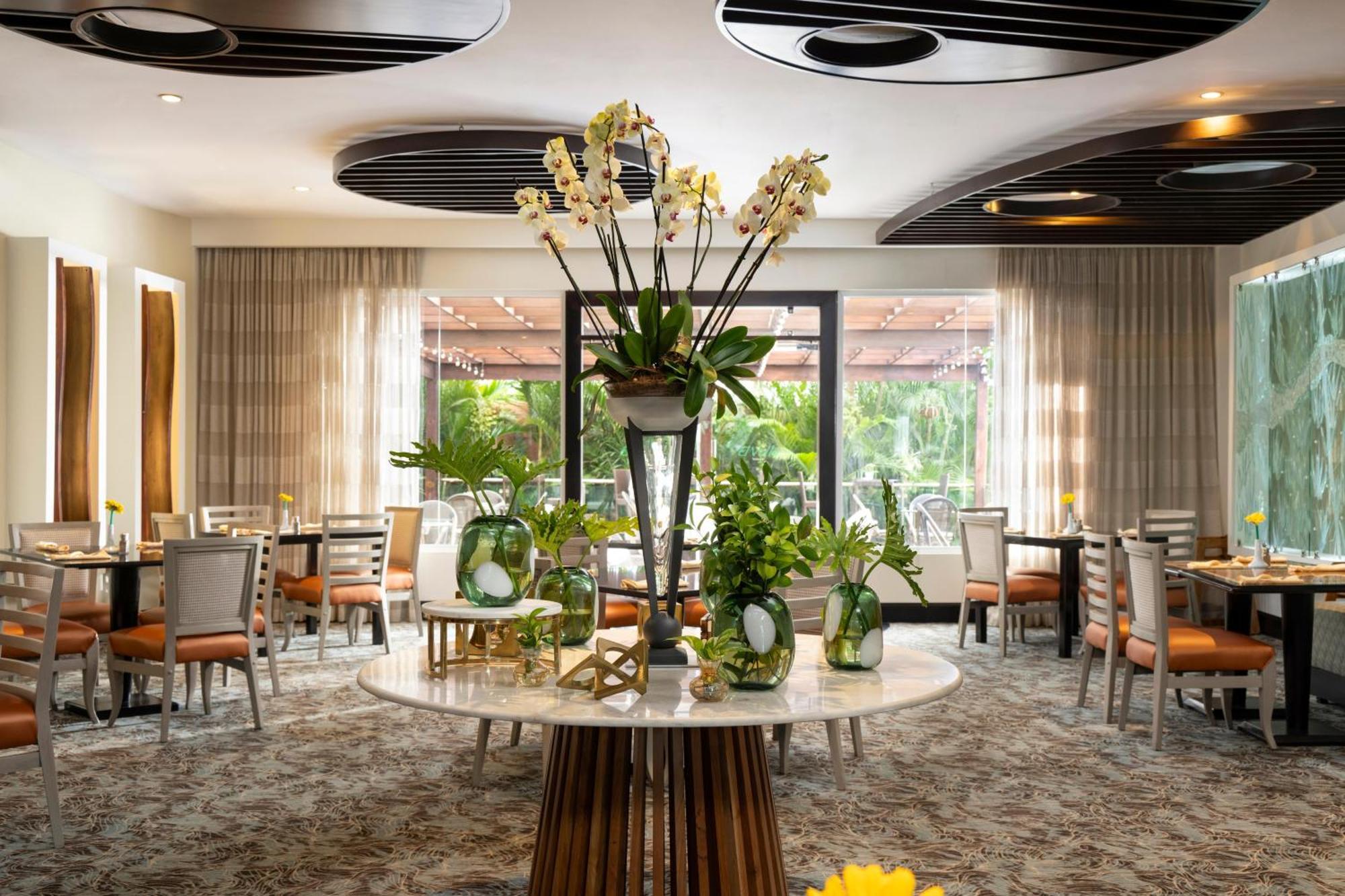 โฮเดลป้า การ์เด้น คอร์ท โฮเต็ล Hotel ซานติอาโก เด ลอสกาบาเญโรส ภายนอก รูปภาพ