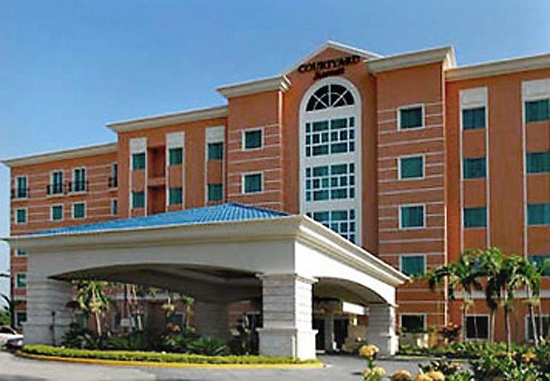 โฮเดลป้า การ์เด้น คอร์ท โฮเต็ล Hotel ซานติอาโก เด ลอสกาบาเญโรส ภายนอก รูปภาพ
